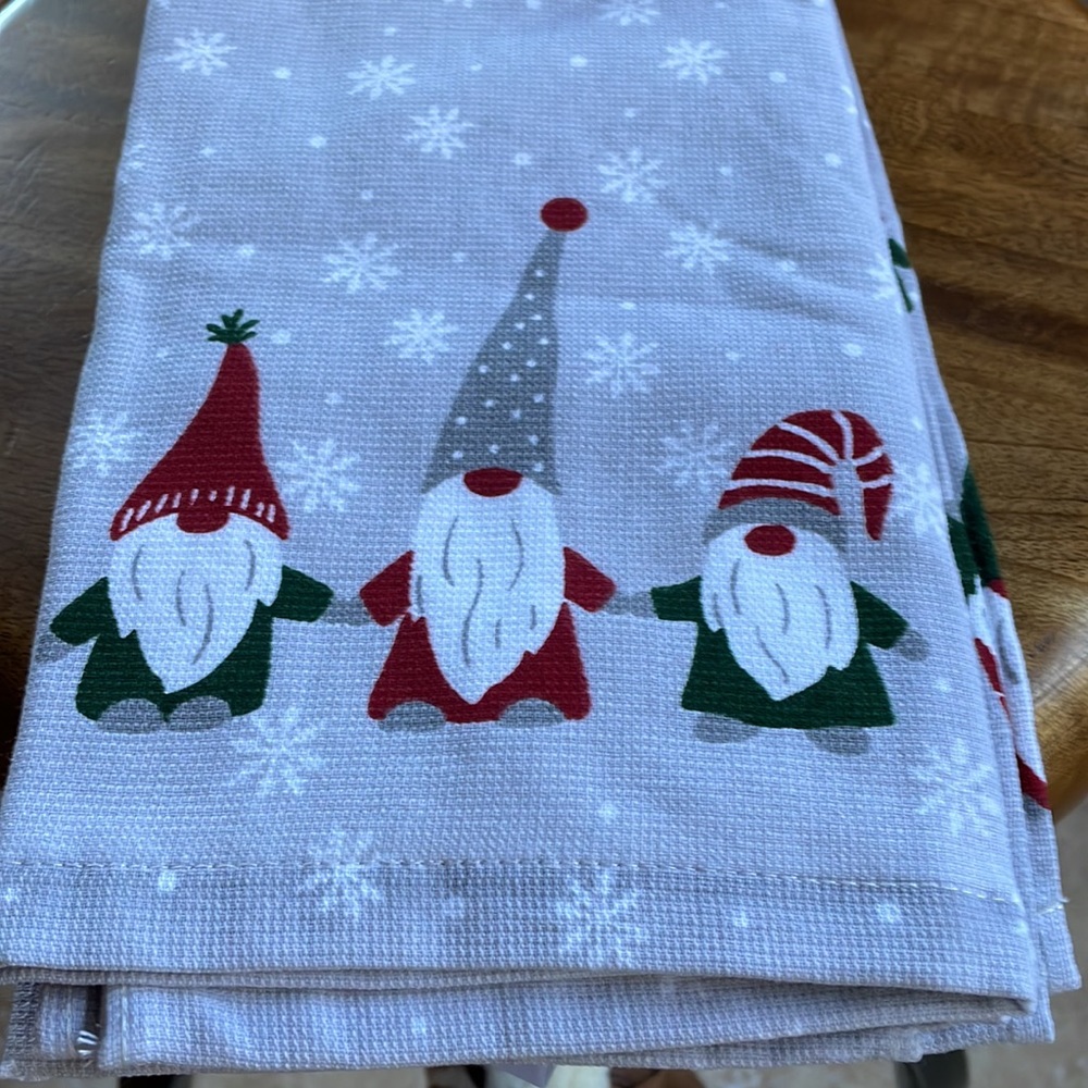 NWT Gnome Holiday Kitchen Towels